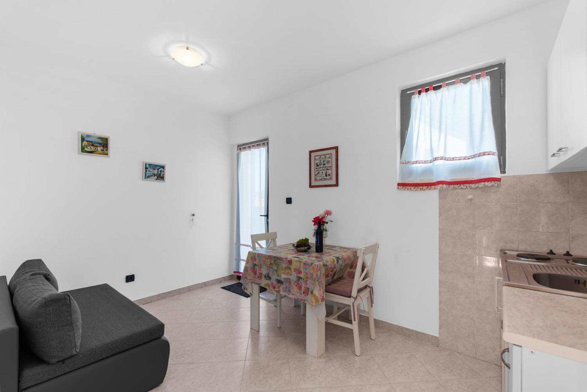 Apartments Villa Falcon Funtana Extérieur photo