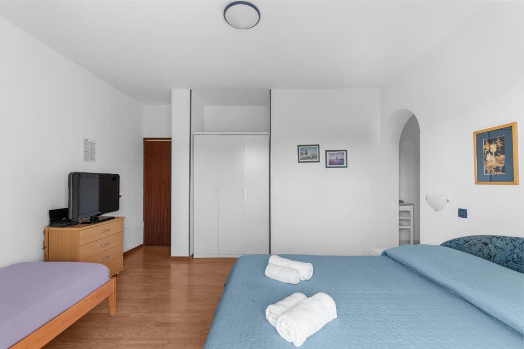 Apartments Villa Falcon Funtana Extérieur photo